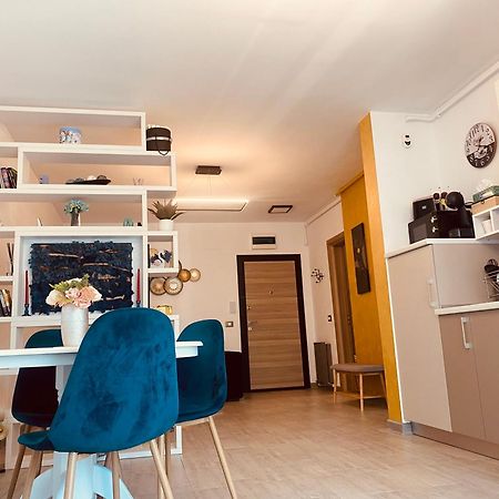 Luxury Kln By Alezzi Mamaia Nord Lägenhet Năvodari Exteriör bild